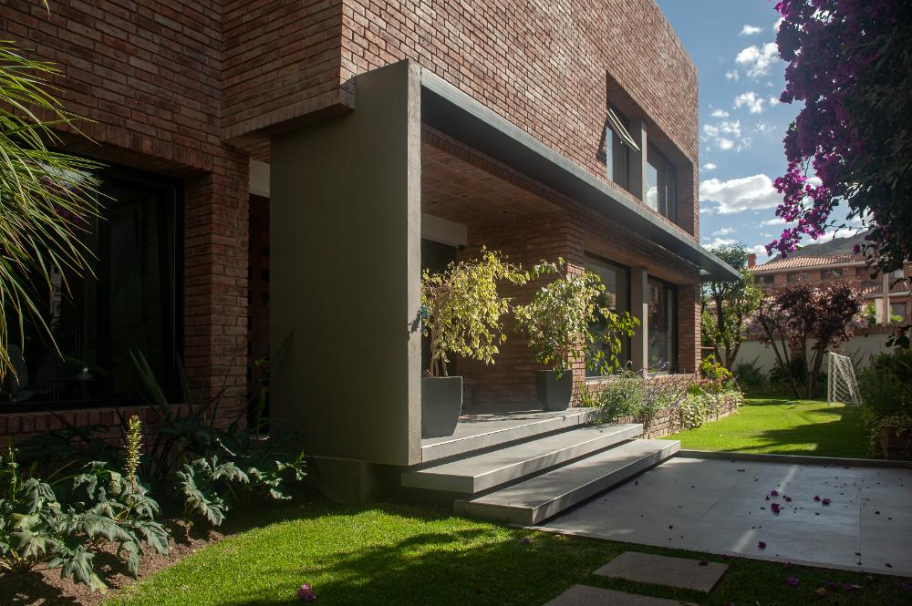 Casa Ladrillo / Reciclaje