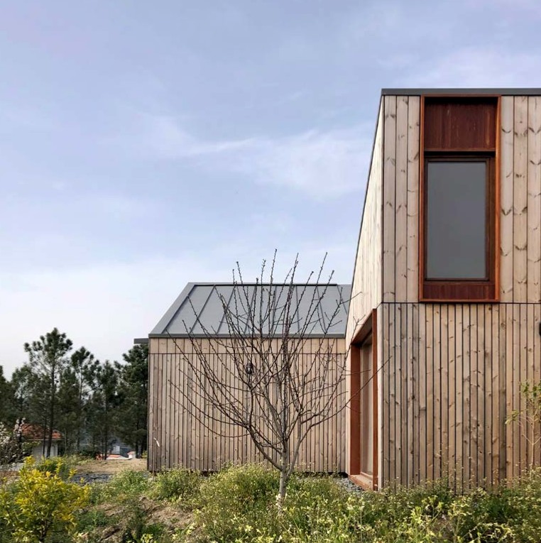 House Over The Hills - imagen 3